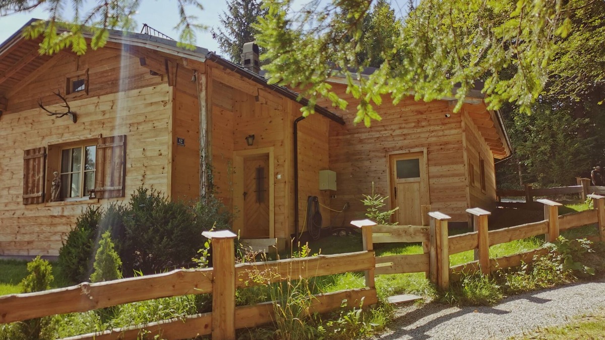 Koppl Ski Chalet | 2 Bedroom Chalet in Koppl
