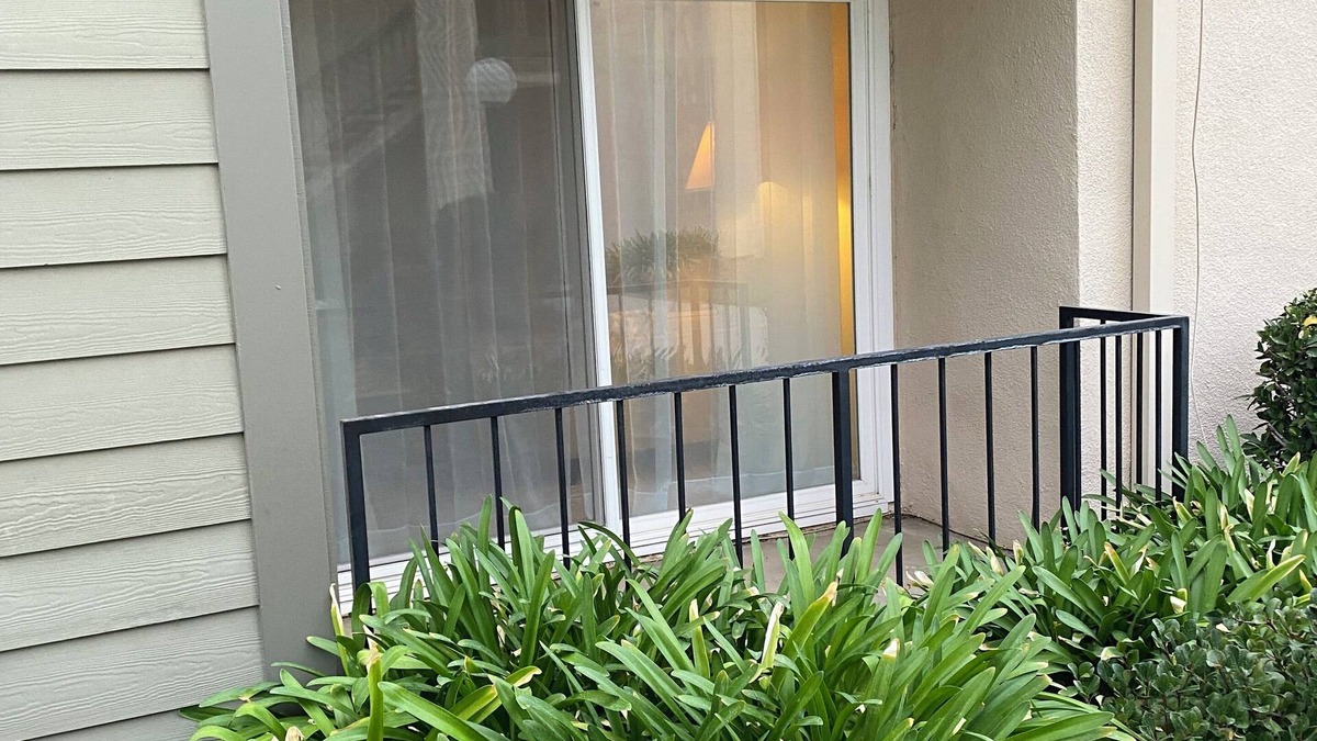 Valencia Condo | 2-bedroom condo in Santa Clarita with WiFi, AC.