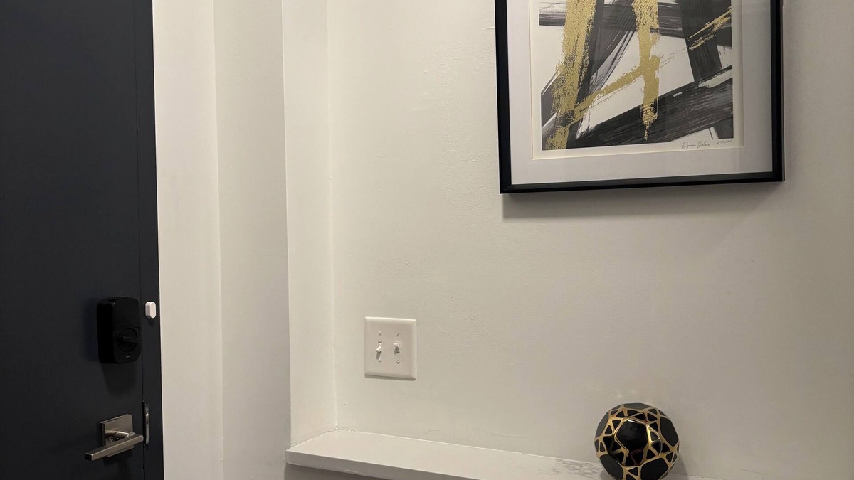 Home Park Condo | 2-bedroom condo in charming Atlanta with WiFi, AC. Book now