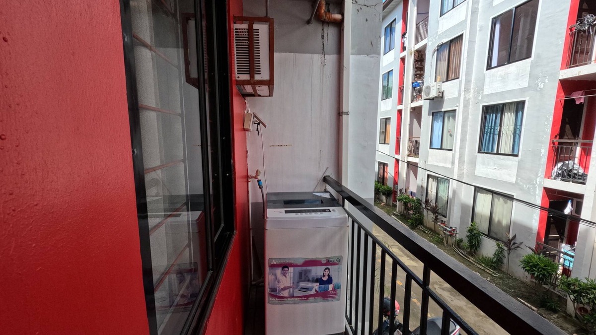 Mandaue Condo | 2-bedroom condo in welcoming Mandaue Deca homes with AC