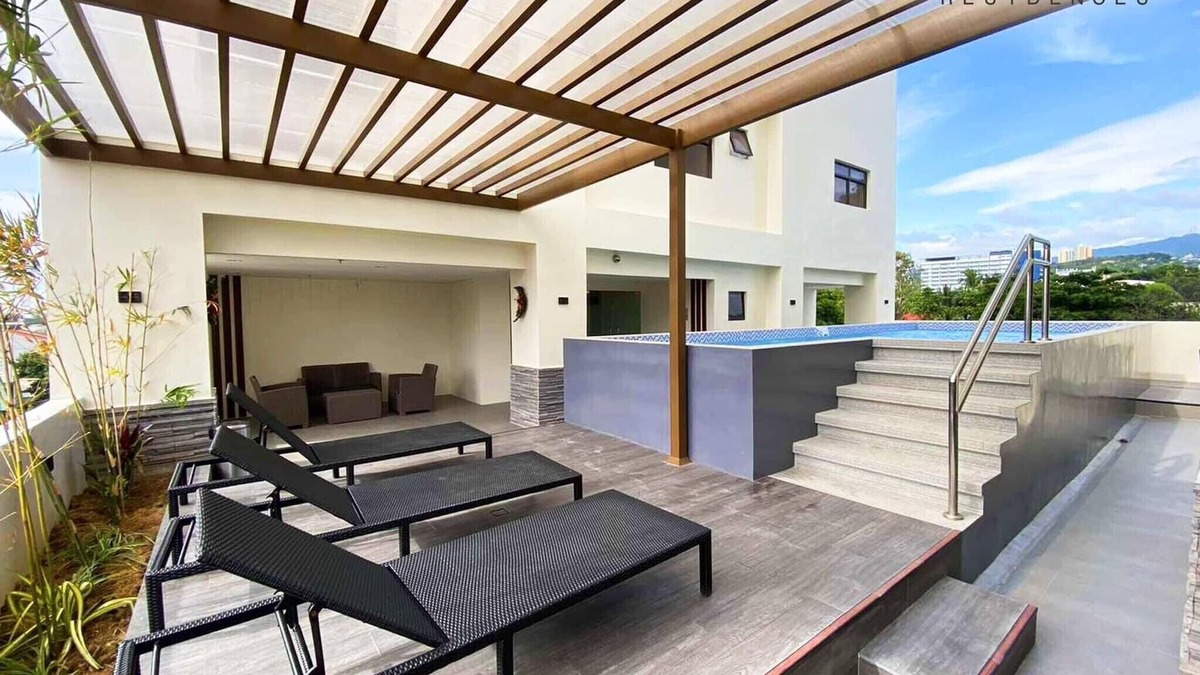Mandaue Condo | 2 bedroom condo near Ayala Center Cebu and SM City Cebu with AC, gym,WiFi & pool