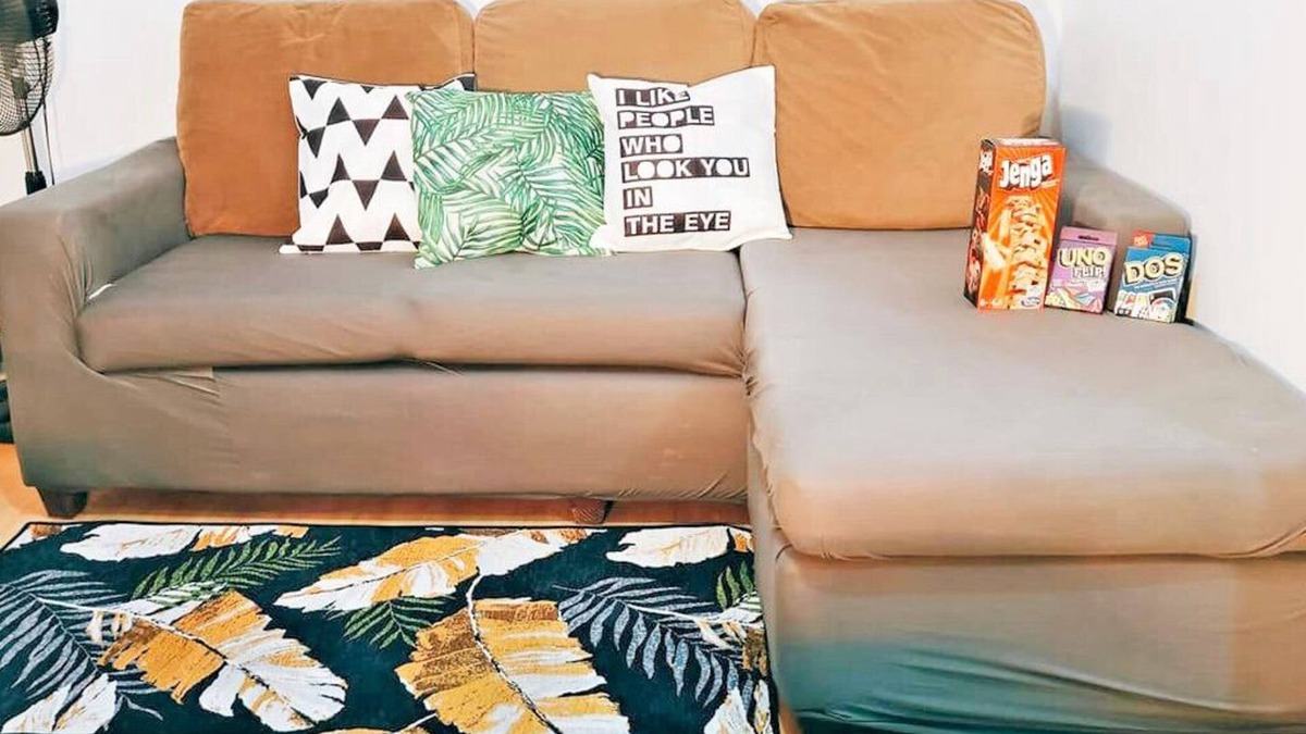 Imus Condo | 2-Bedroom Condo w/Unli Wifi, Netflix, Prime Video, Apple TV, Game Console, Pool