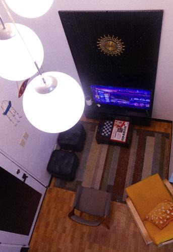 Malamig Apartment | 2-Bedroom Condotel Stay with Netflix, Kitchen & Washer, Near MRT Boni
