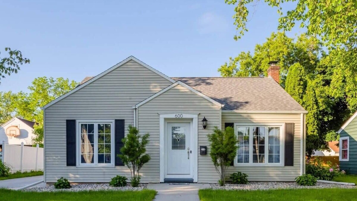Appleton House | 2 Bedroom Corporate Bungalow