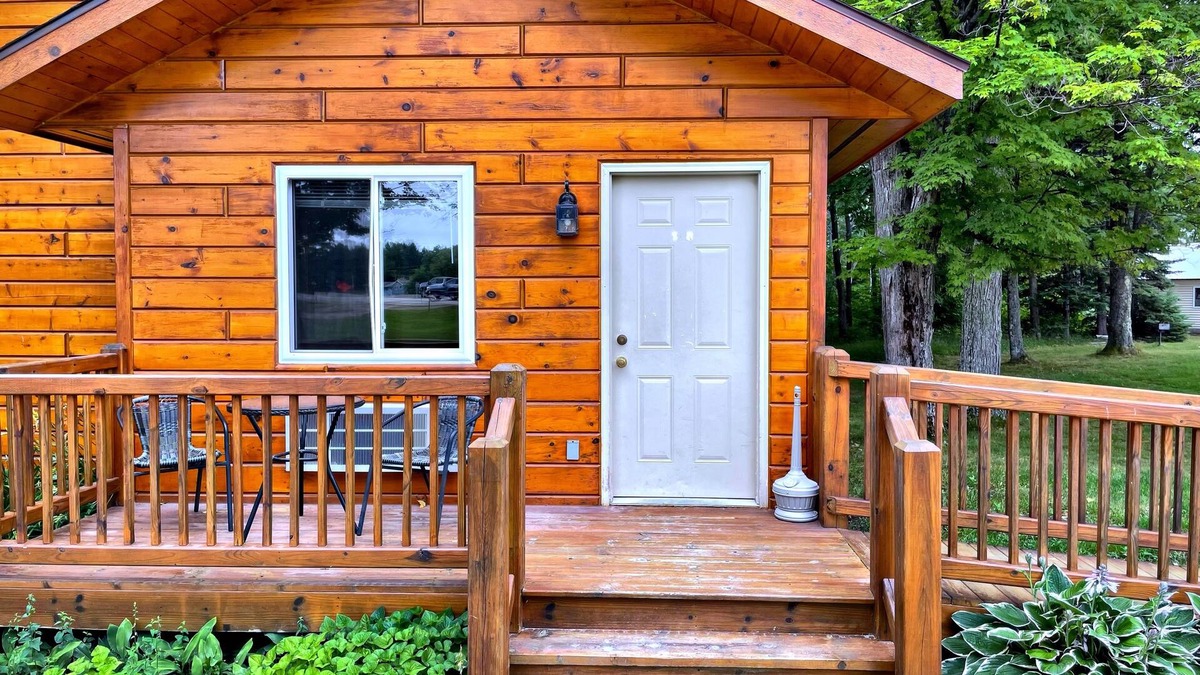 Wetmore Cottage | 2 bedroom cottage 2.5 miles from Munising, MI and the Pictured Rocks Cruises.
