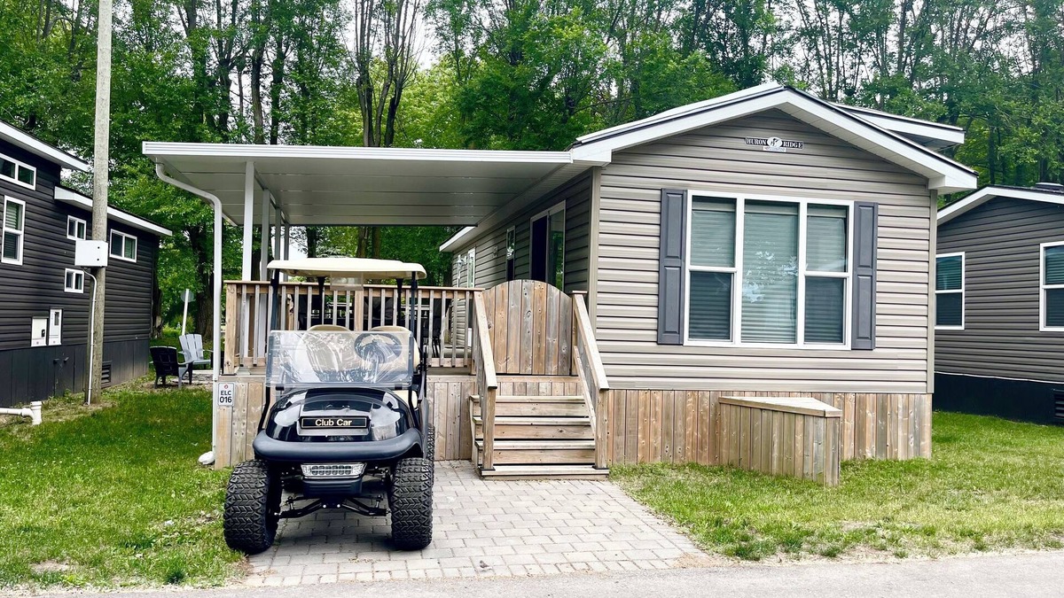 Ontario Cottage | 2-Bedroom Cottage Near Elcho Beach & Funplex–Perfect for Relaxation & Adventure!