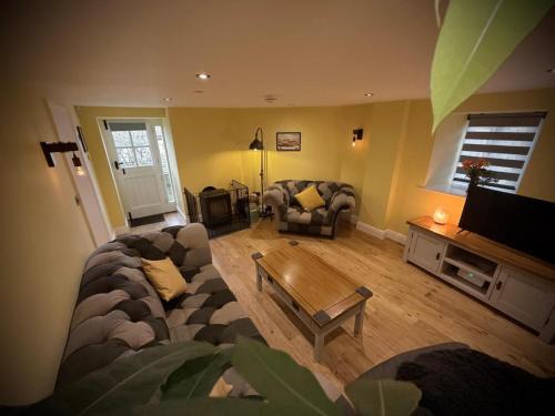 Norton Sub Hamdon Apartment | 2 Bedroom Cottage in Bower Hinton - The Music Barn!