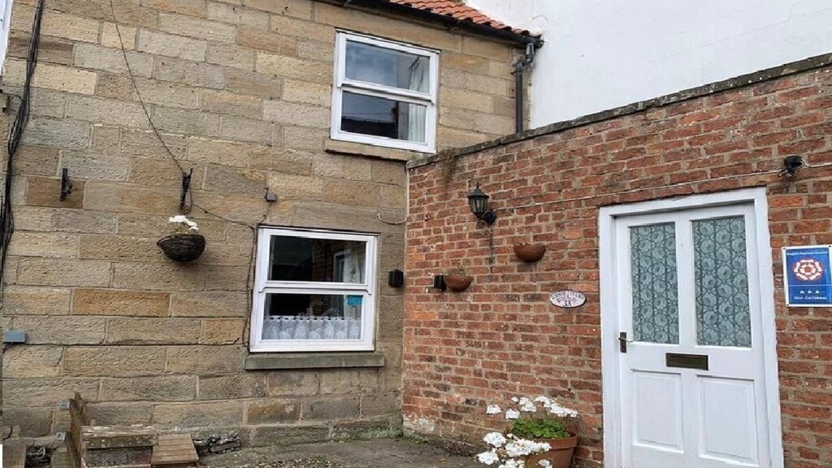 Ruswarp Cottage | 2 Bedroom cottage in the lovely village of Ruswarp walking distance to Whitby
