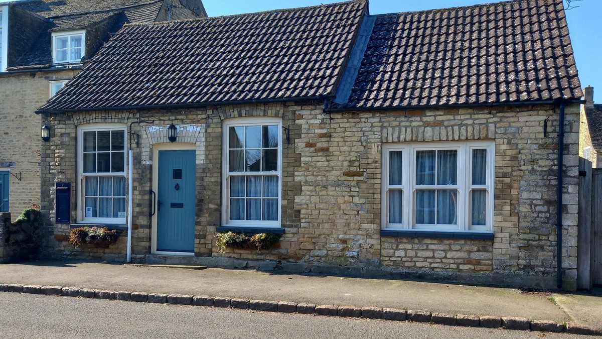 Market Overton Cottage | 2 Bedroom Cottage near Oakham, Rutland with 13A EV charging facility