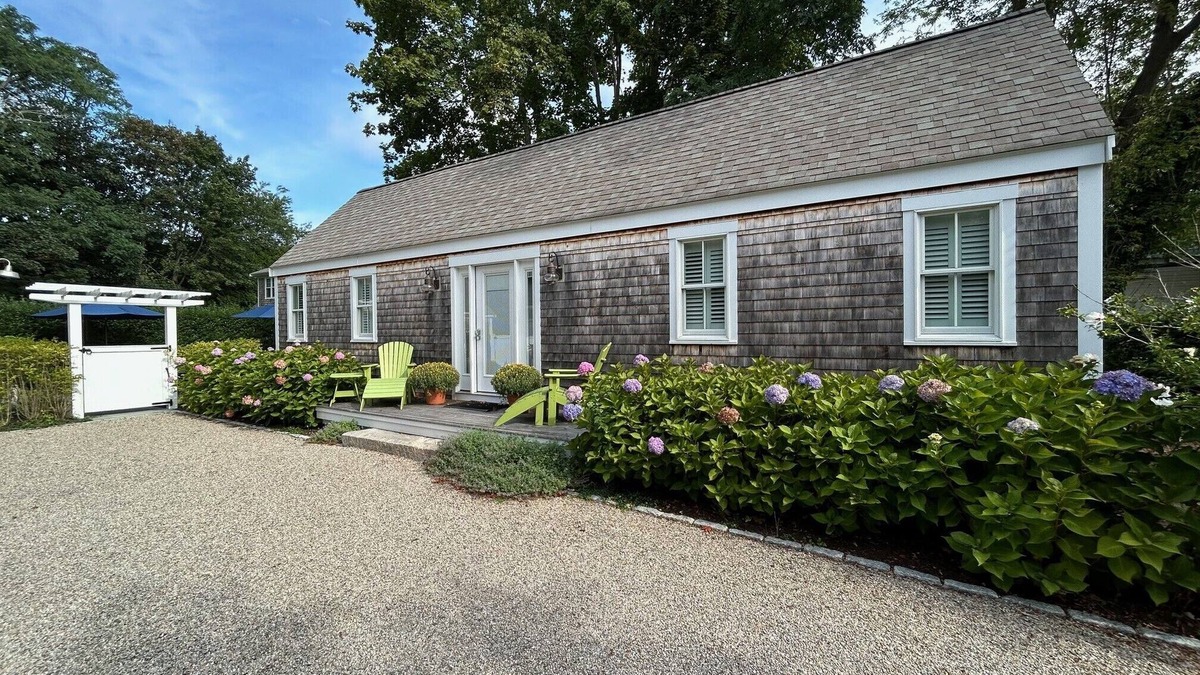 Falmouth Cottage | 2-bedroom cottage plus bunkhouse in Historic Falmouth Center