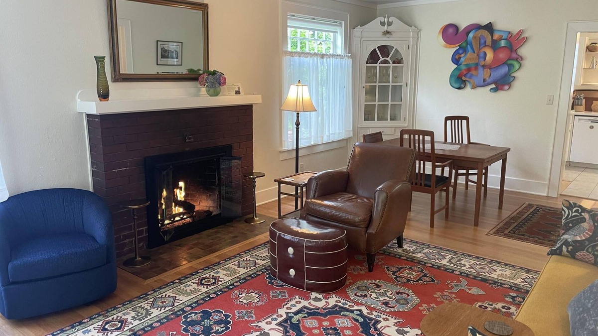 Corvallis Cottage | 2 Bedroom Cottage Vacation Rental Near OSU