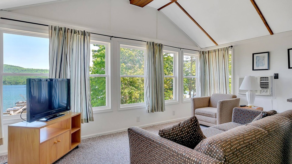Cooperstown - Otsego Lake Cottage | 2 Bedroom Cottage with amazing views of Otsego Lake