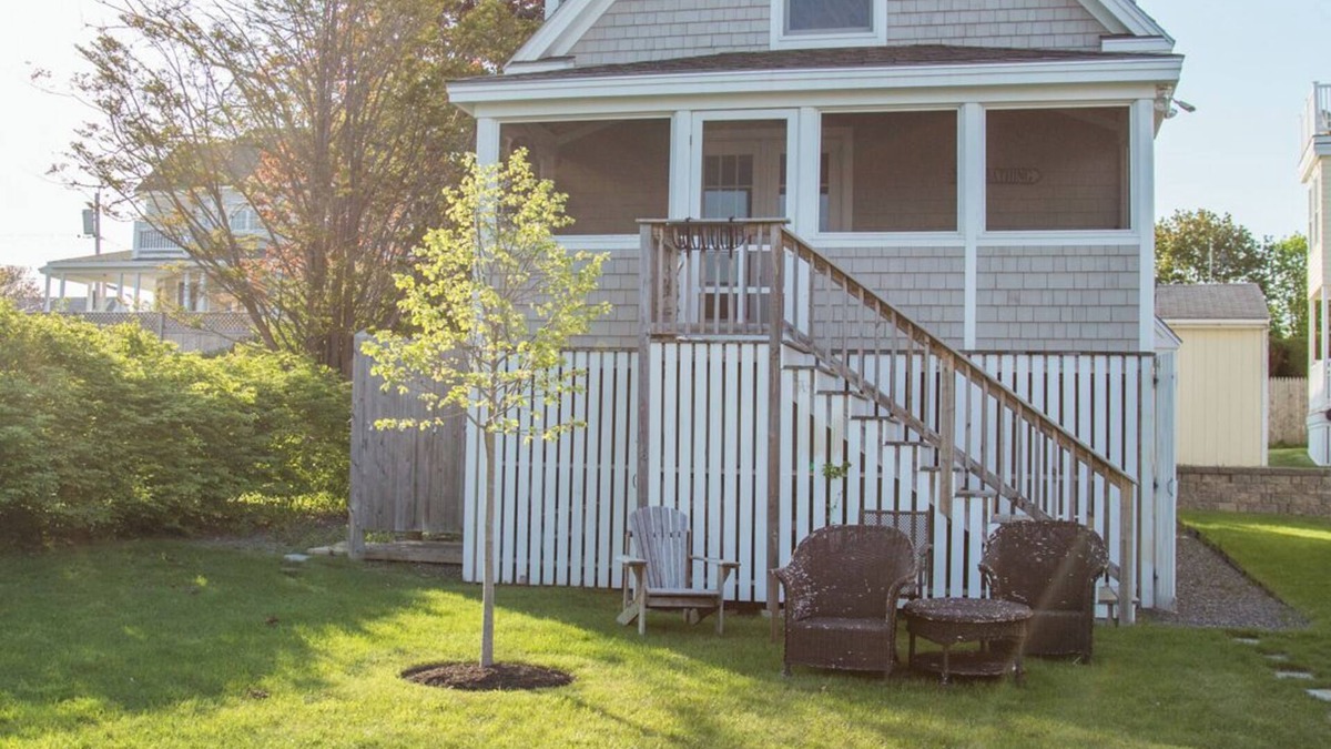 Higgins Beach Cottage | 2 Bedroom Cottage - Walk to the beach in 2 minutes
