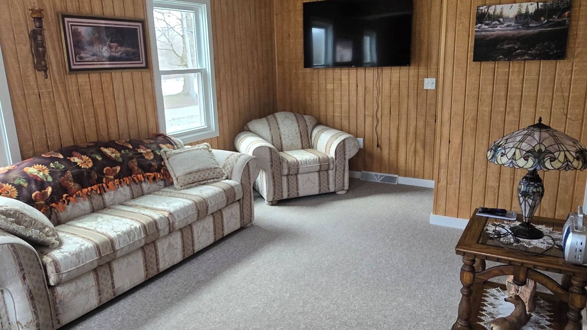 West Springfield House | 2-bedroom country house in West Springfield, PA with WiFi, AC