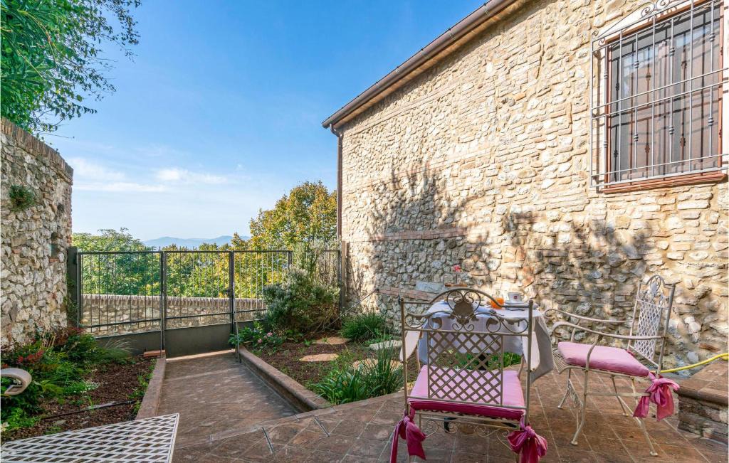 Verucchio Apartment | 2 Bedroom Cozy Apartment In Verucchio