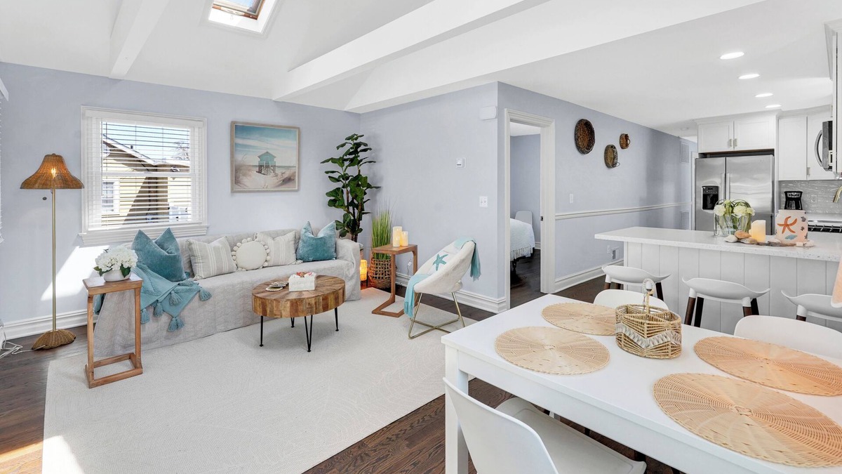 Wall House | 2 bedroom + den on the Jersey Shore, Lake Como with AC, WiFi, BBQ and Fire Pit