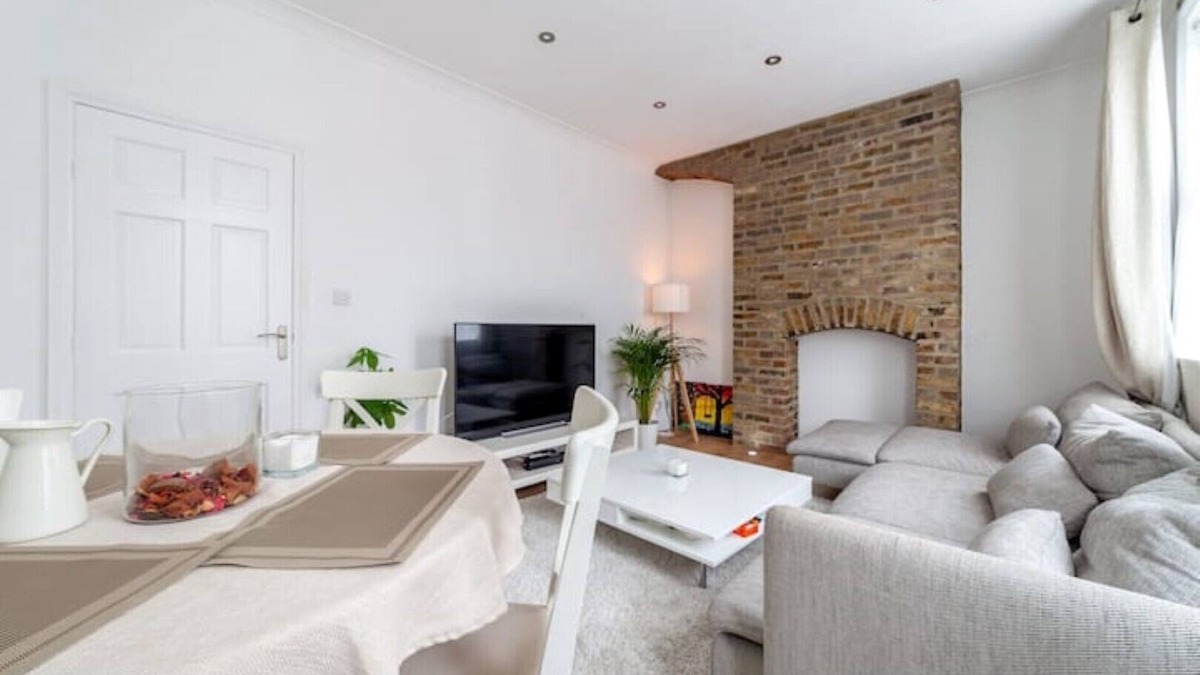 Sudbury Apartment | 2 Bedroom Duplex Apartment