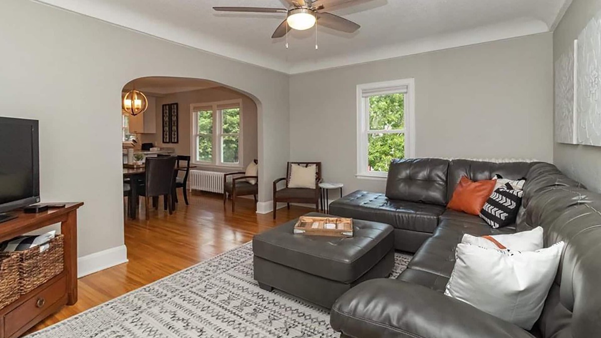 Harrison House | 2-Bedroom Duplex with Pvt Backyard in Minneapolis