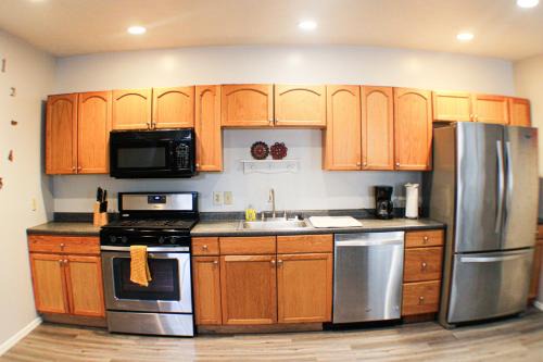 South Side Flats Apartment | 2 Bedroom East Carson Street Sanctuary