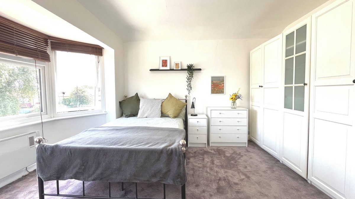 London Borough of Ealing Apartment | 2 bedroom entire flat, 15 min from tube station, family friendly