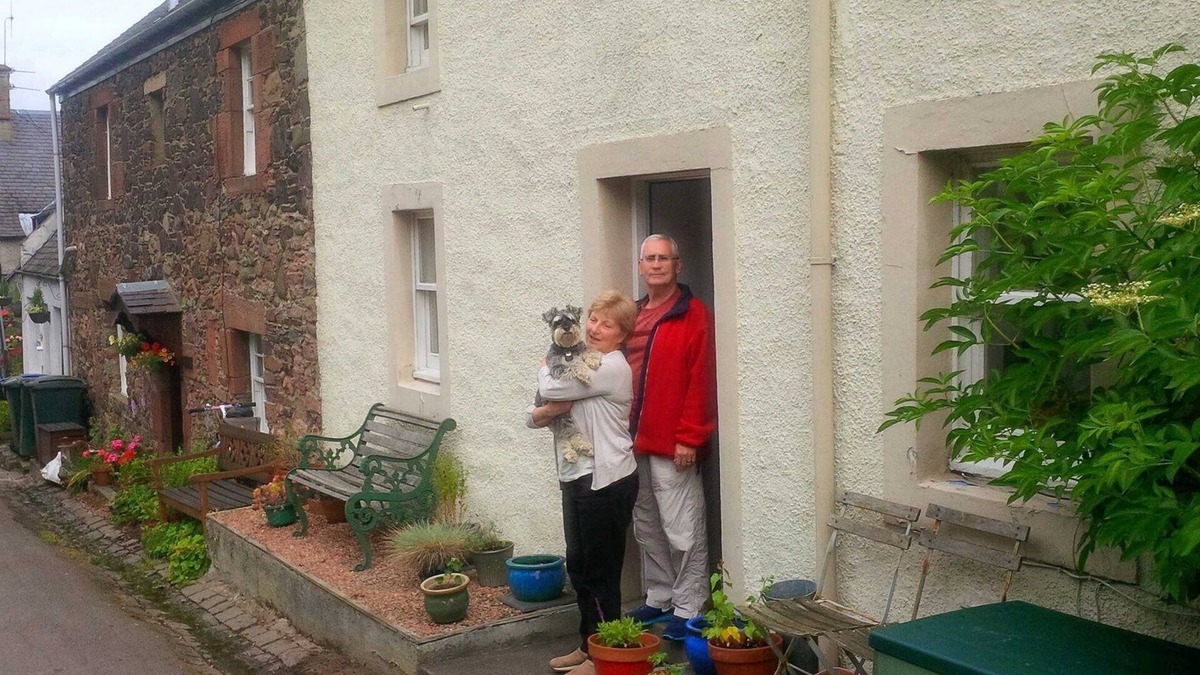 Abernethy Cottage | 2 Bedroom, family and pet-friendly, cosy cottage in stunning Perthshire.
