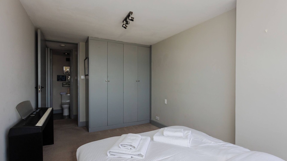 North Richmond Apartment | 2 Bedroom Flat with Stunning Richmond Views