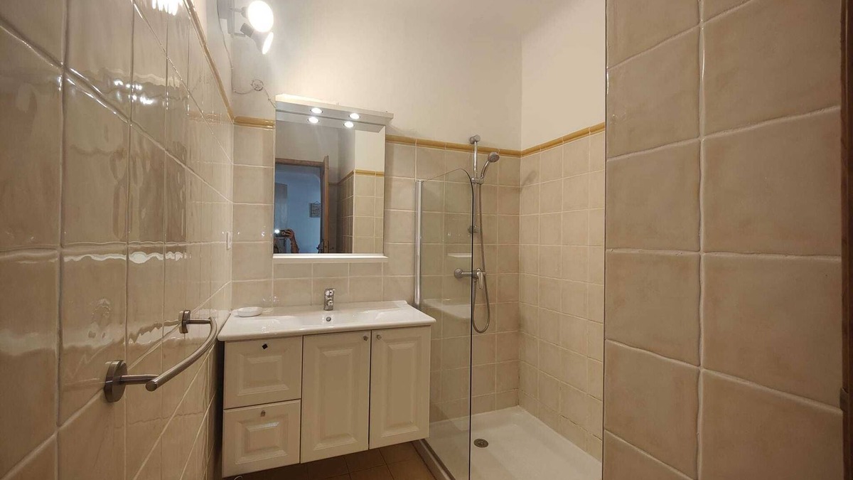 Les Salles-sur-Verdon House | 2-bedroom apartment with garden, 5-minute walk from Lac de Ste Croix.