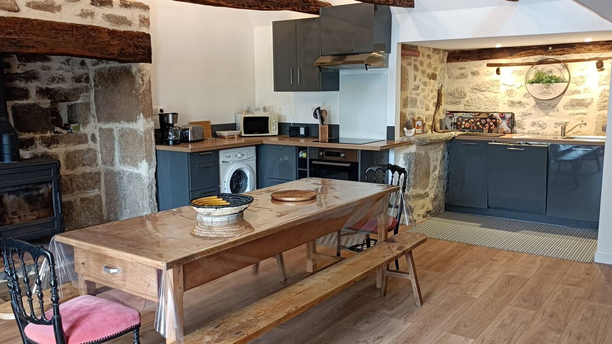 Saint-Julien-le-Pelerin House | 2 Bedroom Private vacation home in St julien le pèlerin