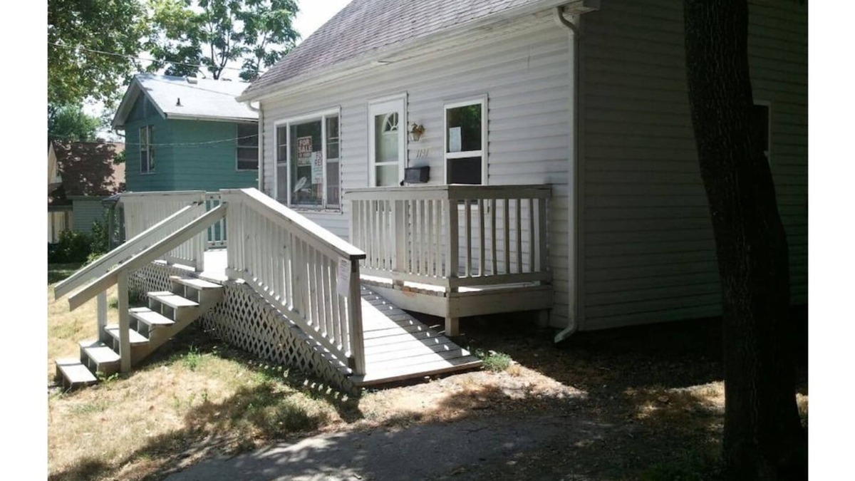 Alton House | 2 Bedroom Furnished Home Away From Home