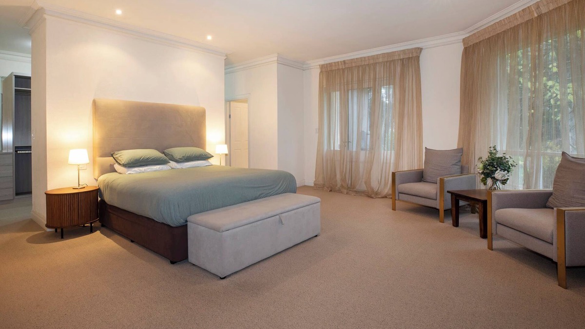 Stirling Bed & Breakfast | 2 Bedroom Garden Apartment