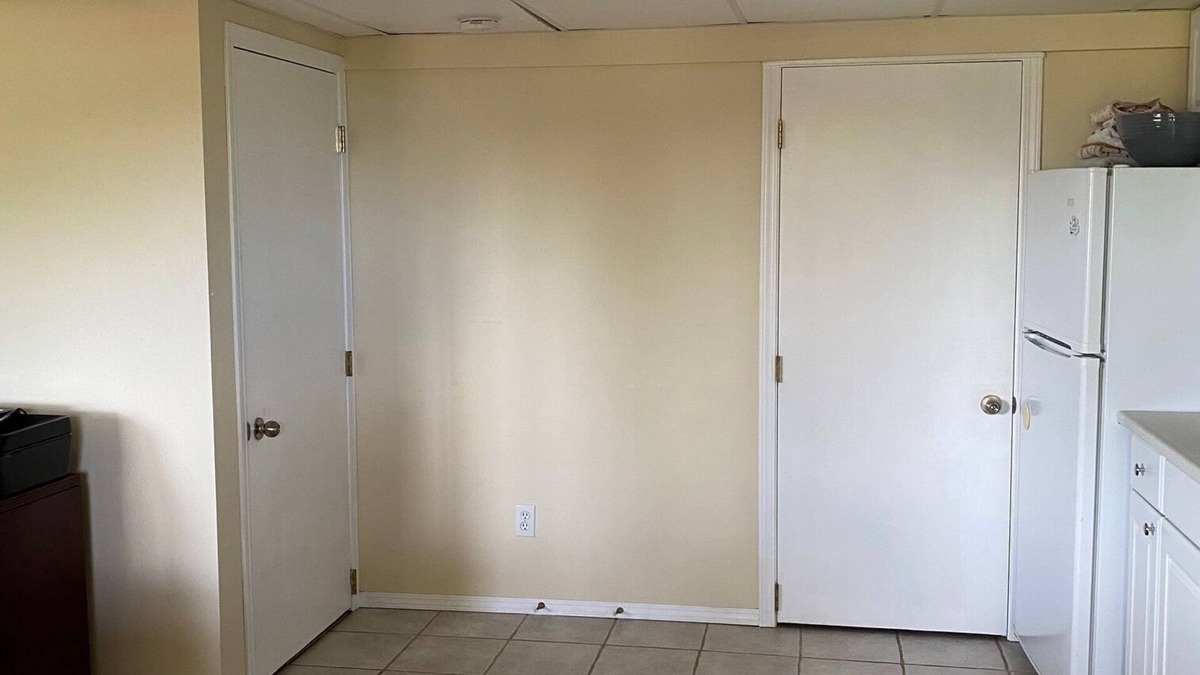 Burnaby Apartment | 2 Bedroom Garden Walk-out Apartment in Residential Home