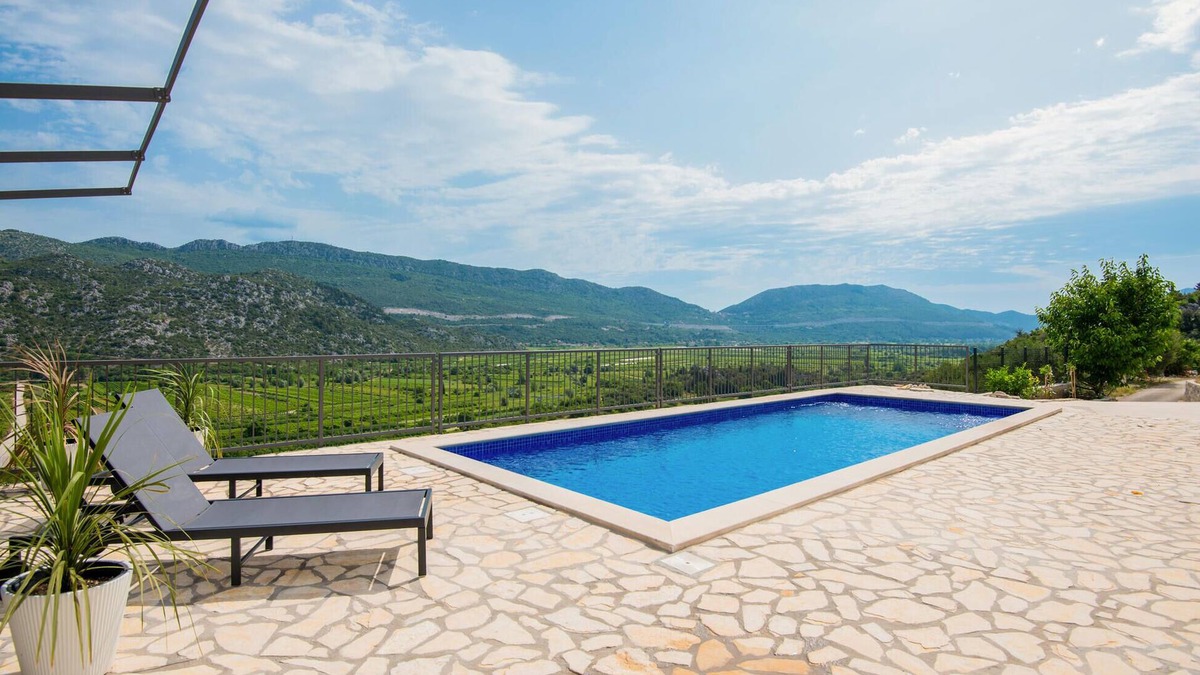 Vrgorac House | 2 bedroom gorgeous home in Umcani