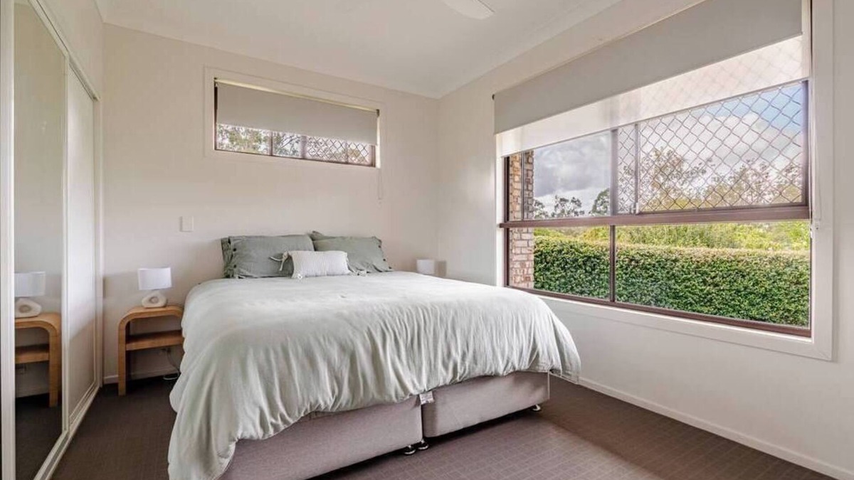 Nerang Cottage | 2 Bedroom Granny Flat in Nerang with Shared Pool!