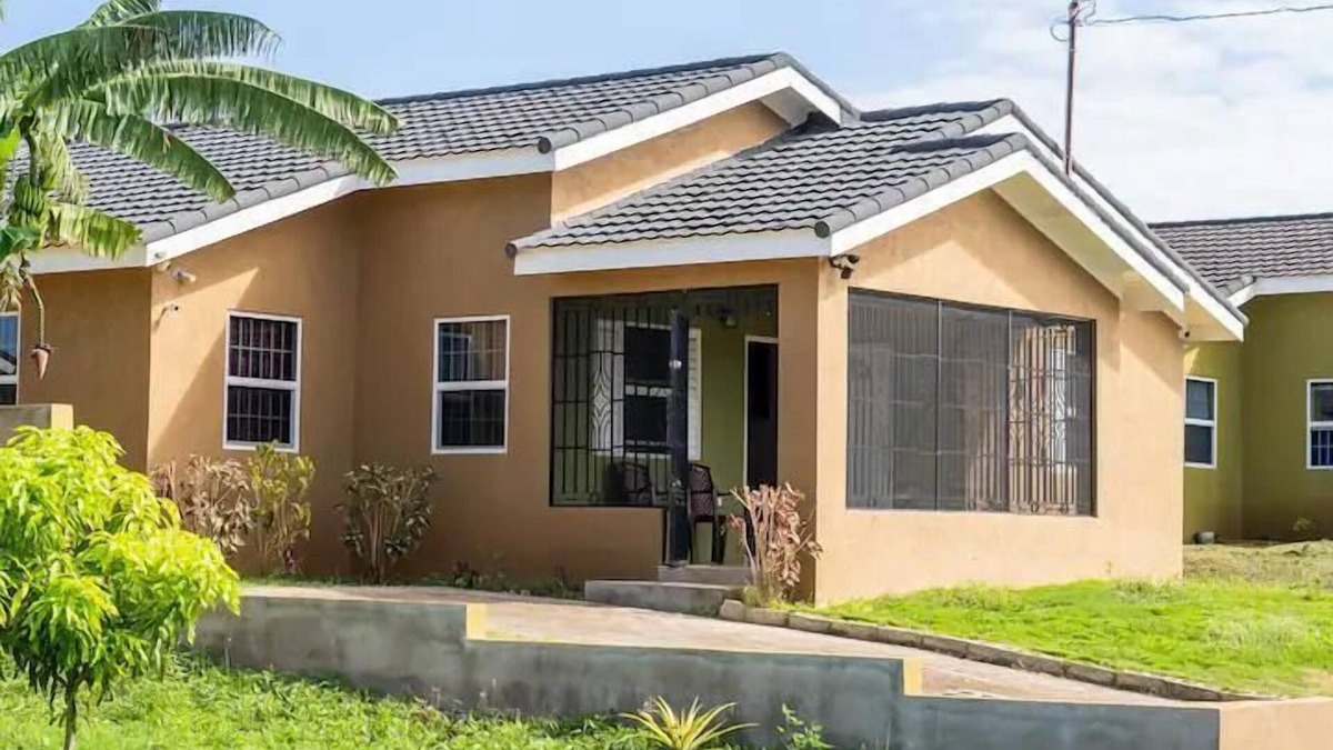 Falmouth House | 2 Bedroom Haven at Stonebrooks