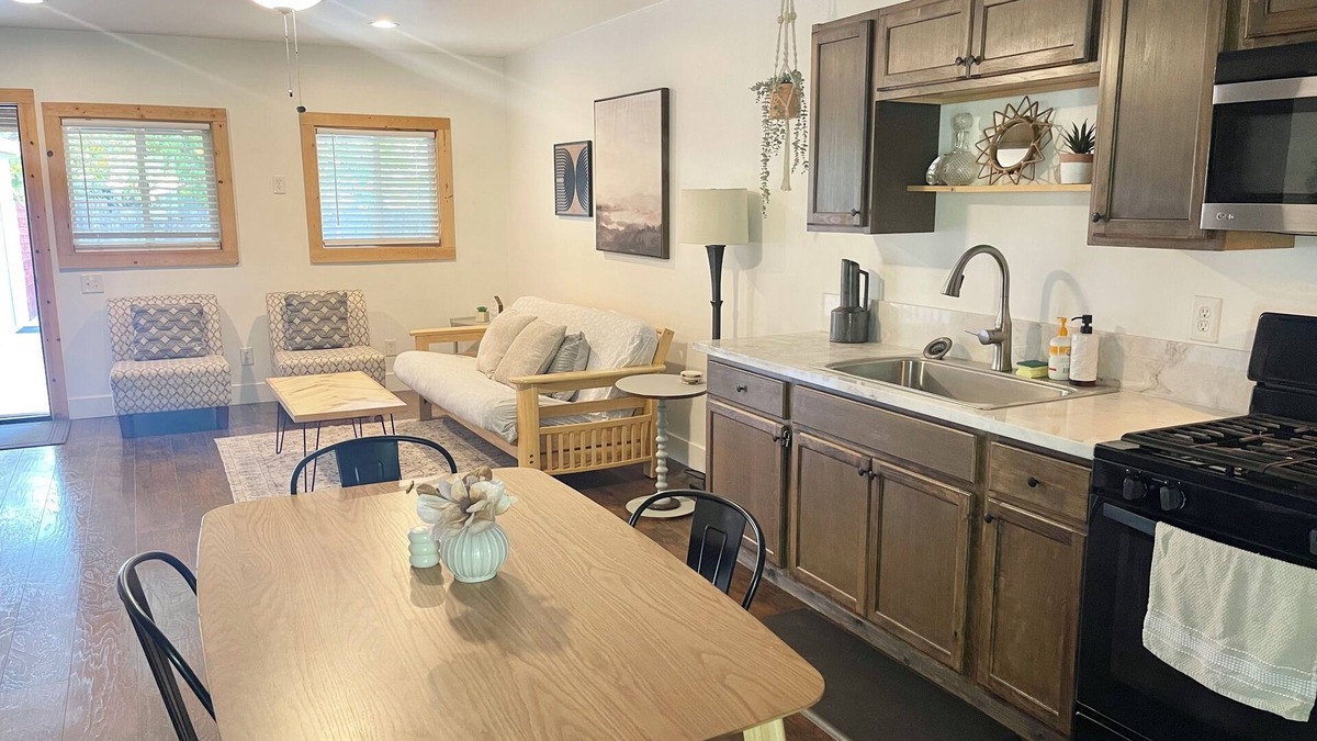 Thermalito Apartment | 2 Bedroom Hideaway with private patio. Pet friendly!