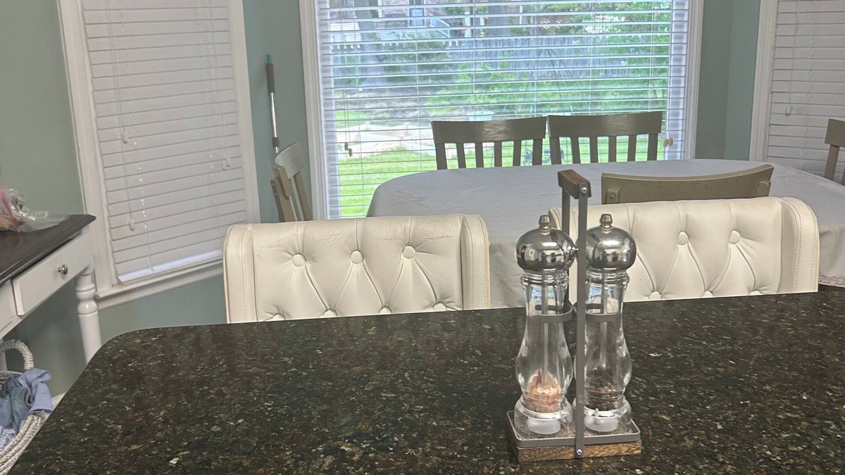 Florence House | 2 bedroom home with cozy back porch retreat