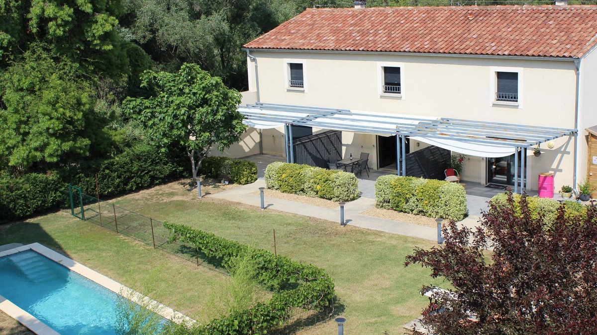 Olonzac House | 2 bedroom home with pool in great location in lovely market town in wine region.