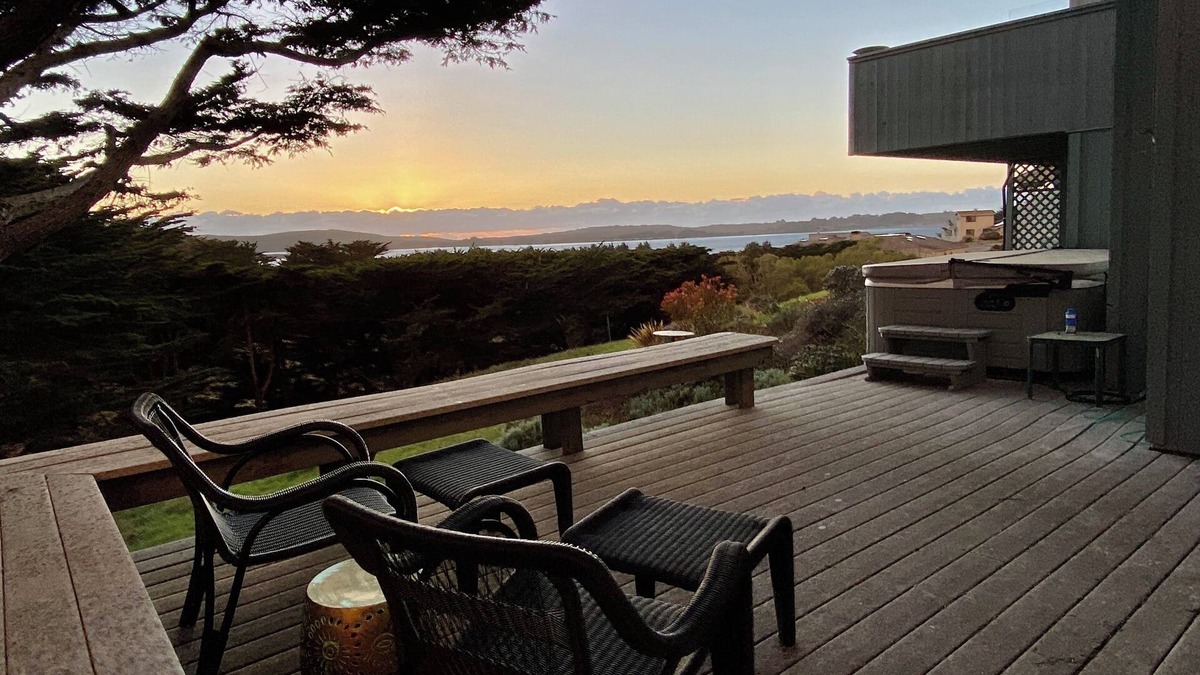 Bodega Bay House | 2-bedroom home with sunset views, hot tub, vaulted ceilings, piano, Bodega Bay