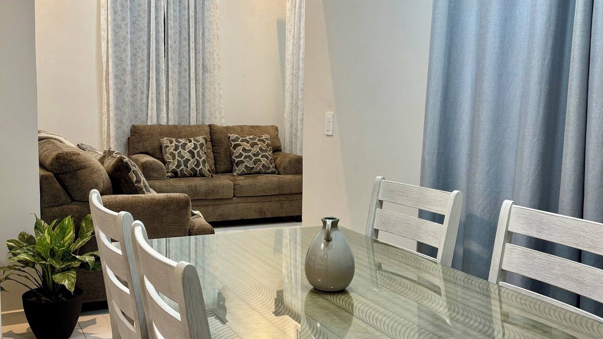 San Pedro Sula House | 2-bedroom house in charming San Pedro Sula with AC, WiFi. Private House Valencia