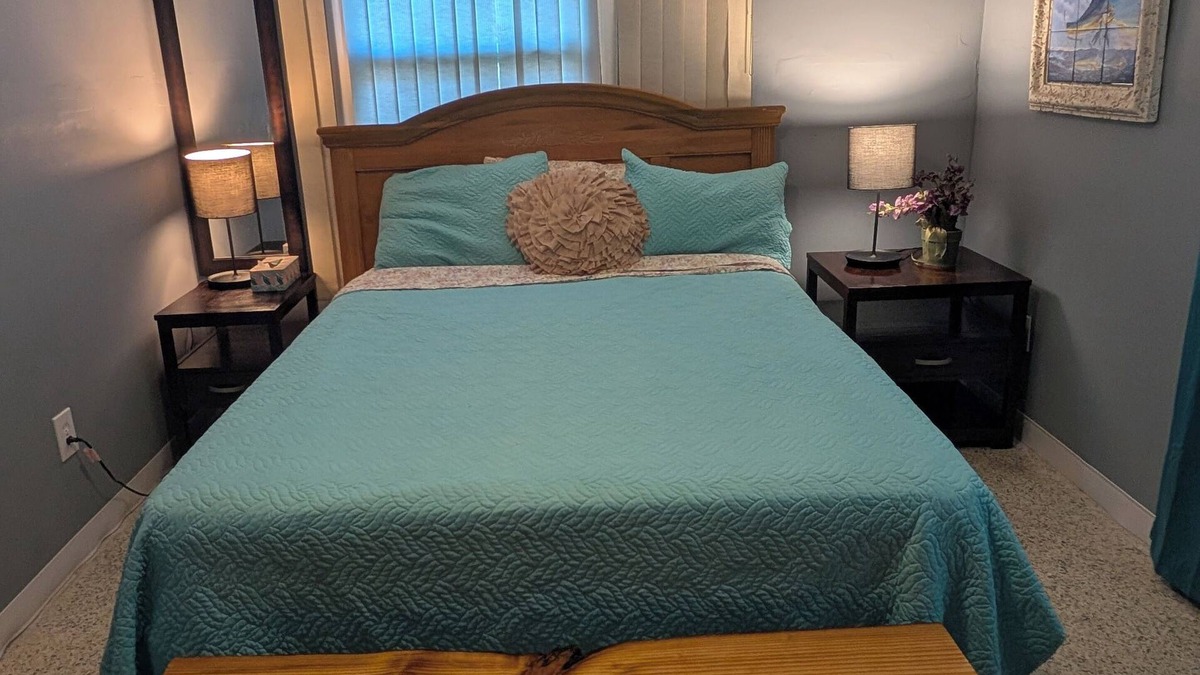 Disston Heights House | 2-bedroom house in brilliant St. Petersburg with WiFi, AC