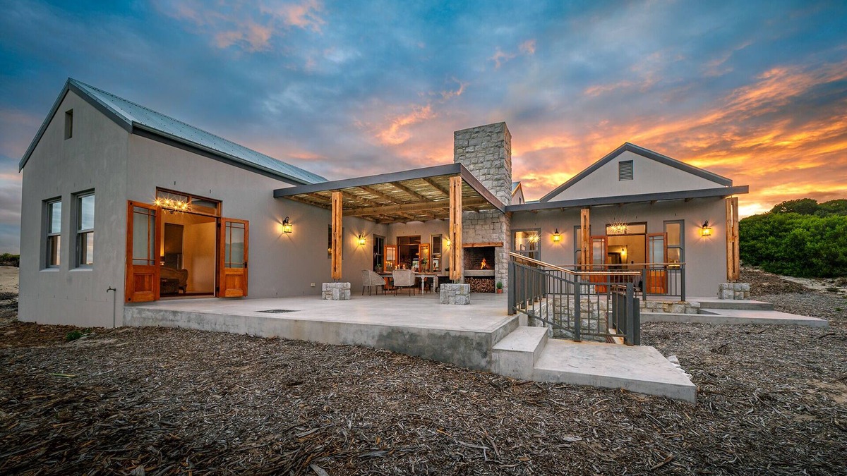Gansbaai House | 2-bedroom house in awesome Gansbaai with WiFi