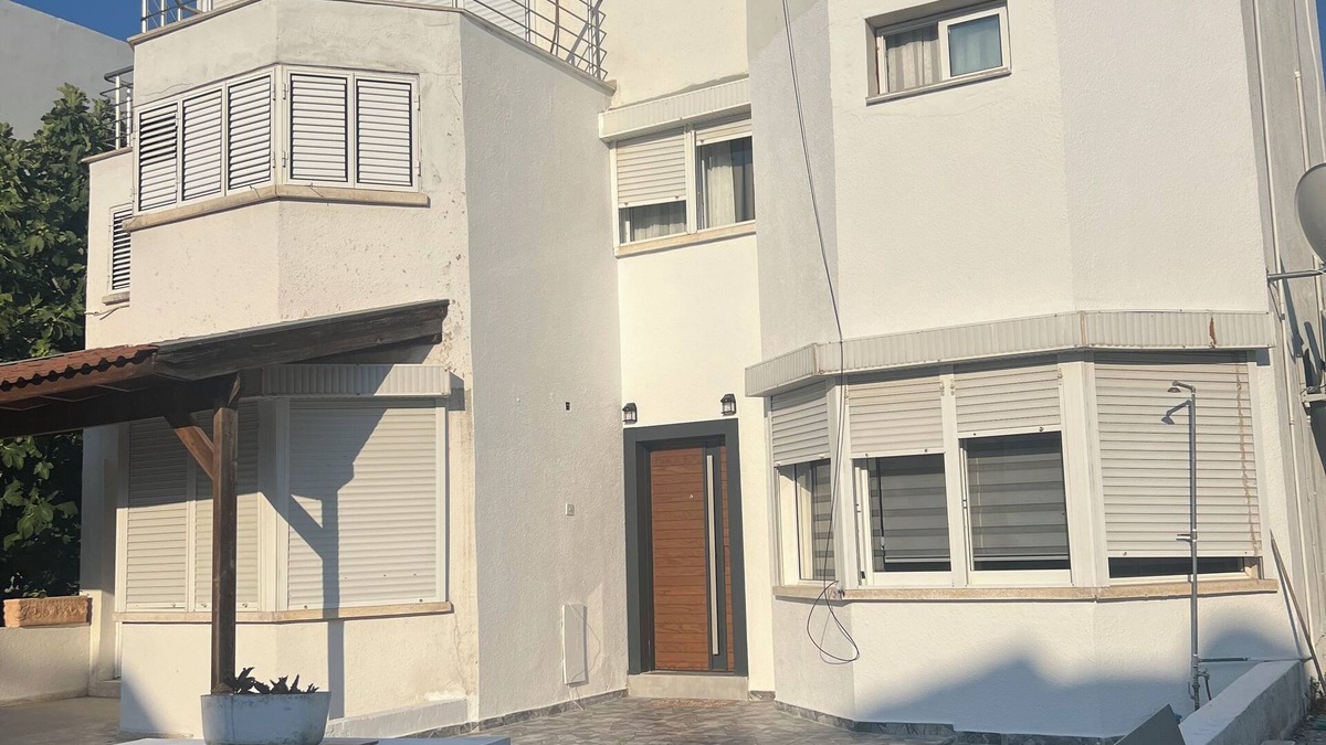 Karaoglanoglu House | 2-bedroom house in Karaoğlanoğlu with private pier and walking distance casino