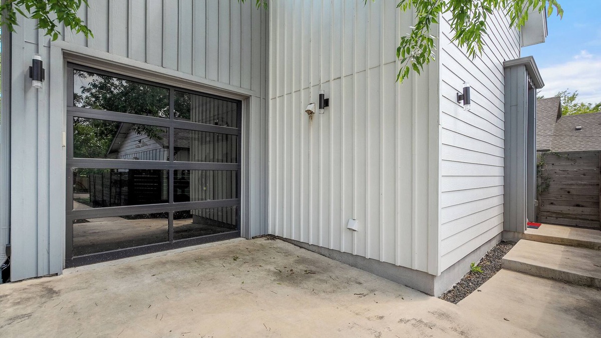 Rosewood House | 2-bedroom house in pleasant Austin with fitness room, AC, WiFi close to DT