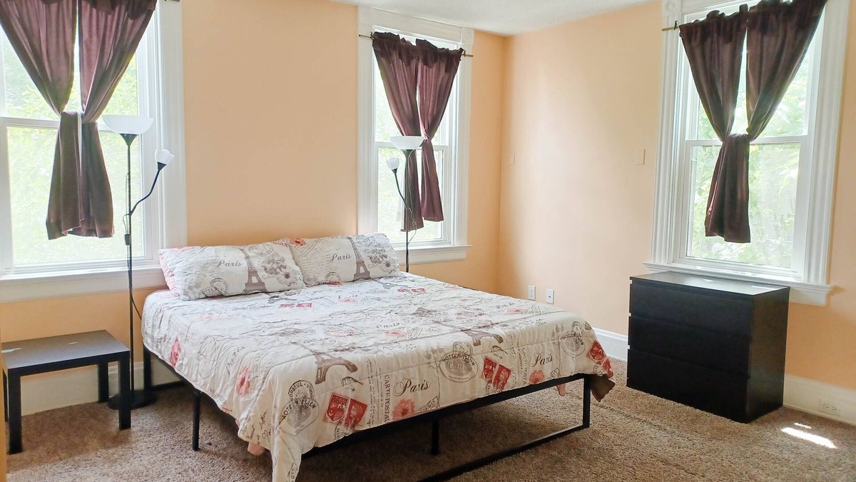 Northside House | 2 Bedroom House in the Heart of Northside, Close to Everything in Cincinnati