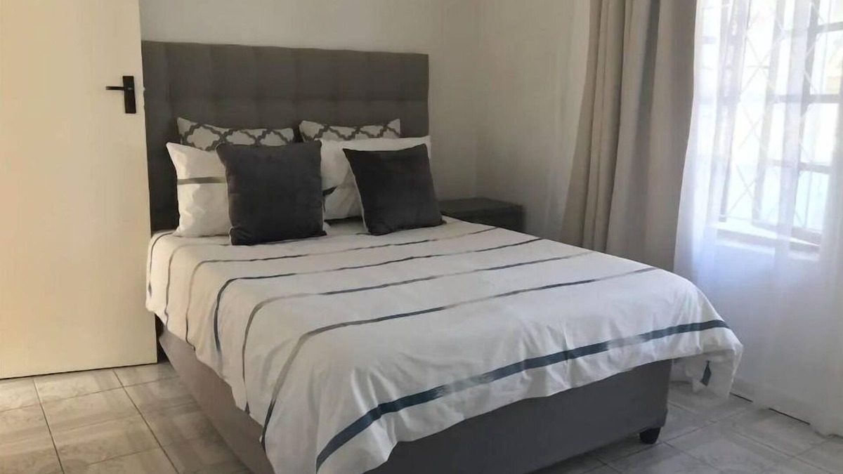 Meer En See House | 2 Bedroom House in Meer En See South Africa