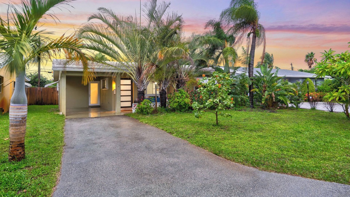 North Andrews Gardens House | 2-bedroom house in fantastic Fort Lauderdale with AC, WiFi, hot tub, pool table