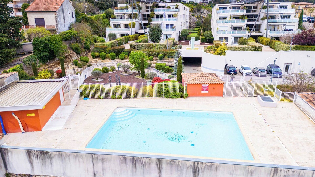 Les 3 Ponts House | 2 bedroom house with terrace, 2 parking spaces and swimming pool
