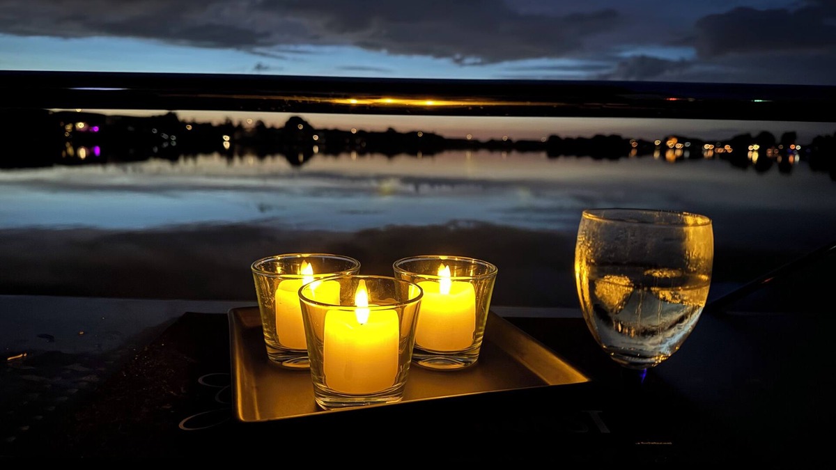 Maasbommel Boat Rental | 2 Bedroom Houseboat in Maasbommel