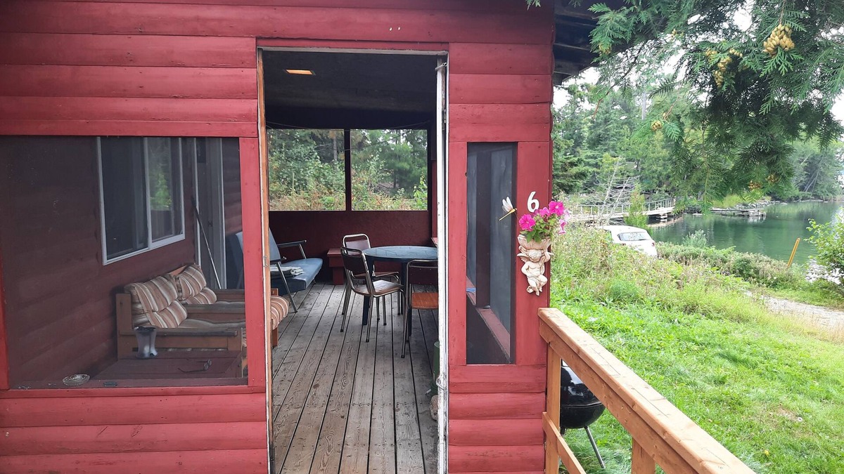 Sioux Narrows Nestor Falls Cabin | 2 bedroom lakefront cabin on Crow Lake #6 Bull Moose Lodgen