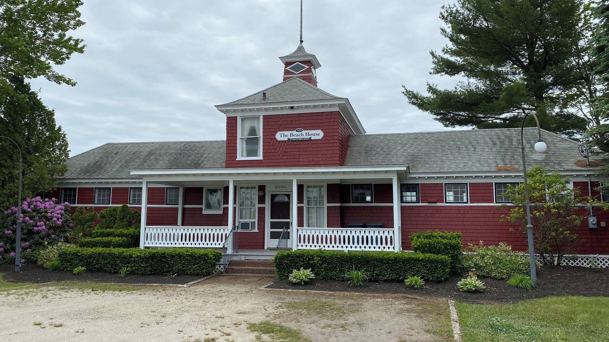 Poland Cottage | 2 Bedroom Lakeside cottage at the 500 acre Poland Spring Resort with lots of onsite activities!